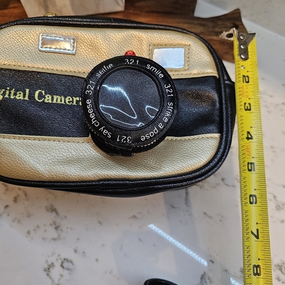Camera Crossbody Bag - Camera Shaped Bag - Picture 7 of 9